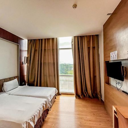 Courtyard Hotel 1Borneo Kota Kinabalu Dış mekan fotoğraf