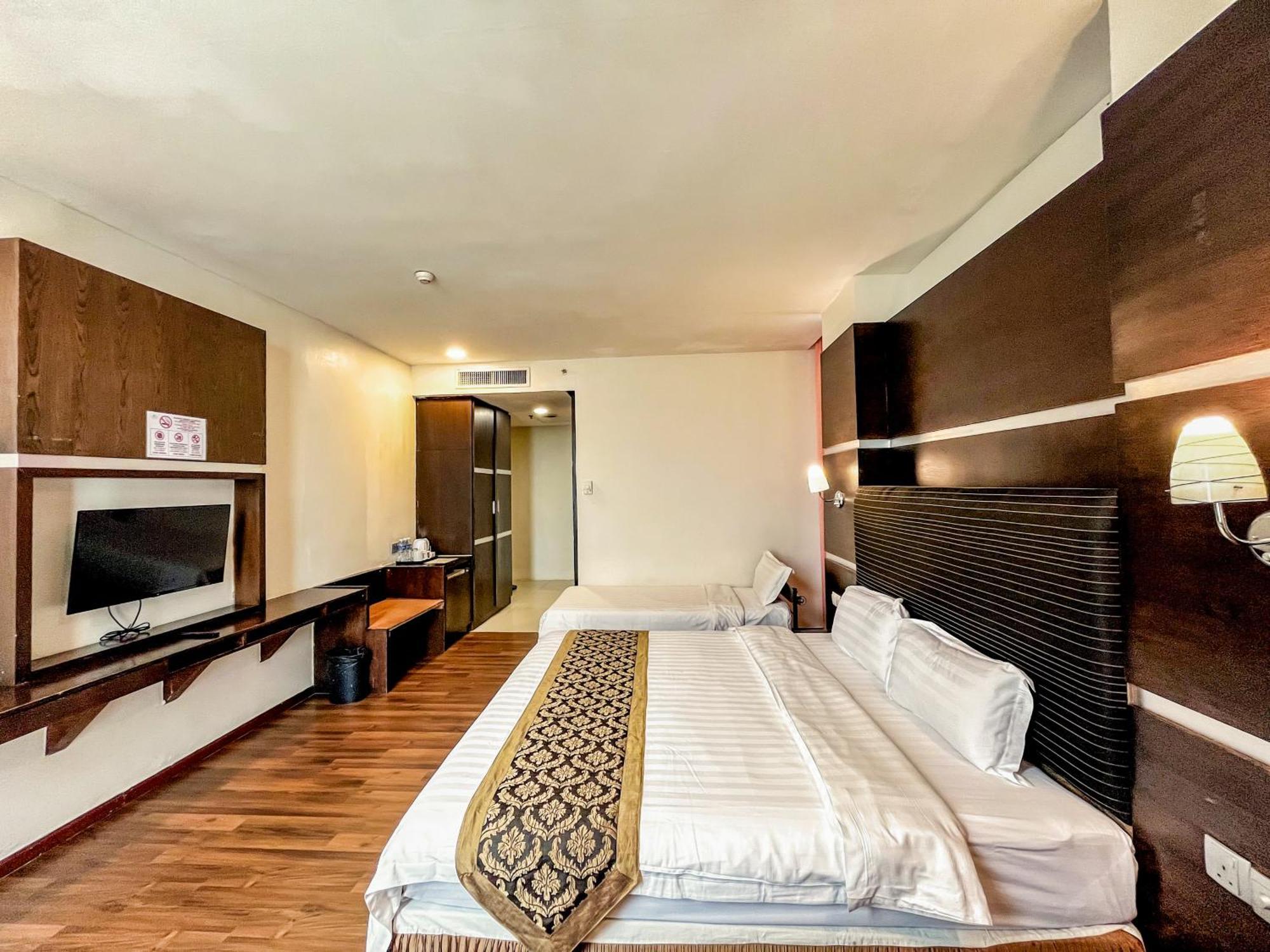 Courtyard Hotel 1Borneo Kota Kinabalu Dış mekan fotoğraf