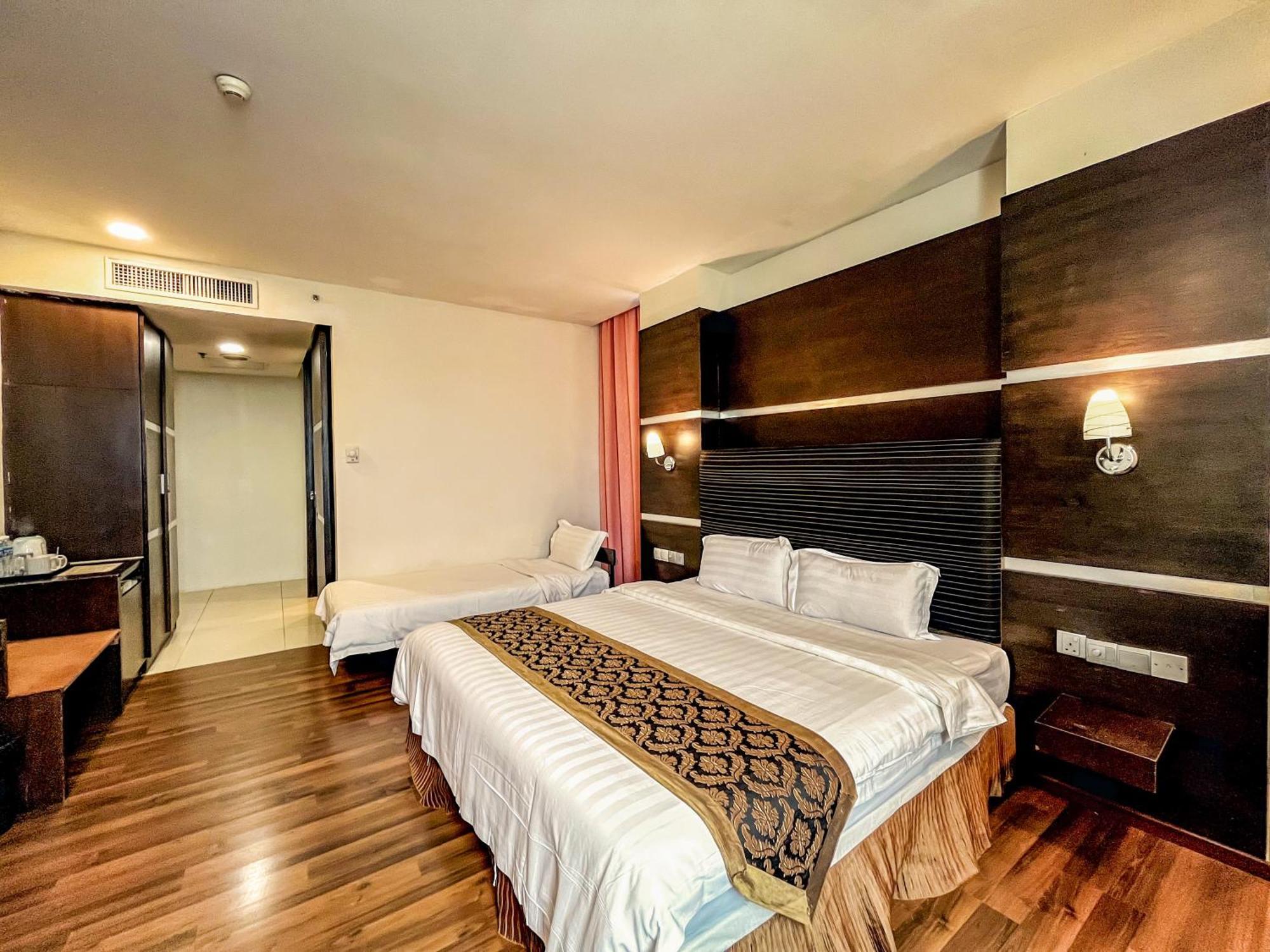 Courtyard Hotel 1Borneo Kota Kinabalu Dış mekan fotoğraf