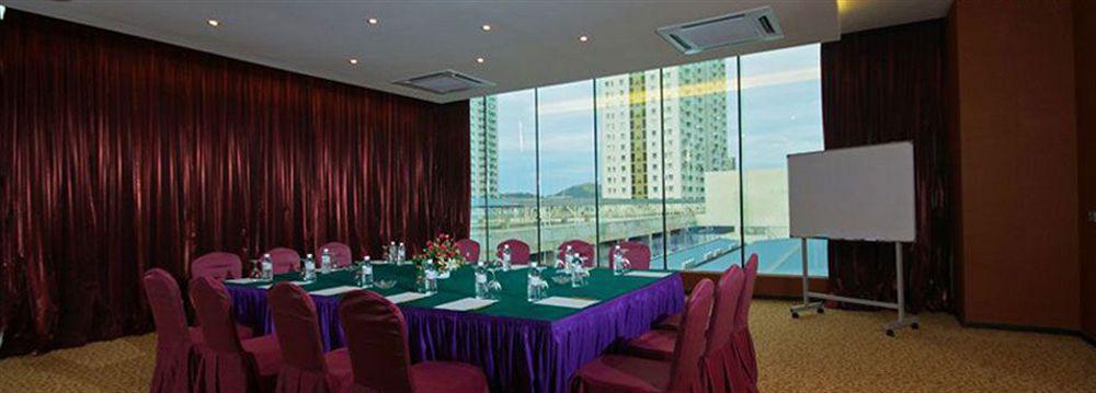 Courtyard Hotel 1Borneo Kota Kinabalu Dış mekan fotoğraf